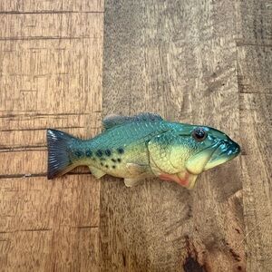 Realistic Fish Toy for Pets - Green and Yellow